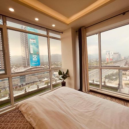 High Rise Presidential Suite In Elysium Opp Centaurus Islamabad Eksteriør billede