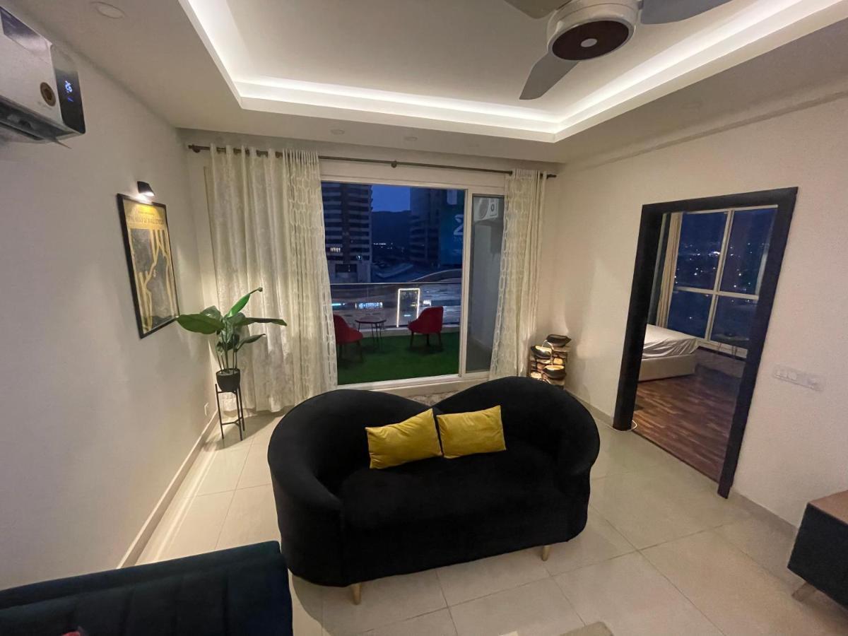 High Rise Presidential Suite In Elysium Opp Centaurus Islamabad Eksteriør billede