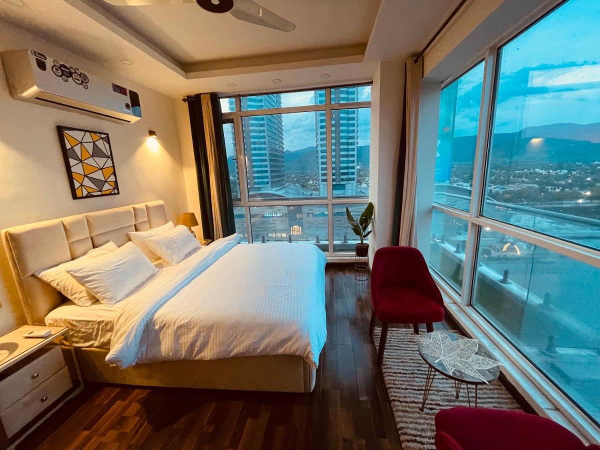 High Rise Presidential Suite In Elysium Opp Centaurus Islamabad Eksteriør billede